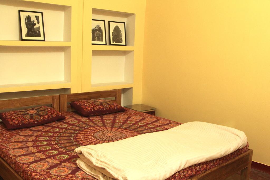Lotus Paying Guesthouse Varanasi Exterior foto