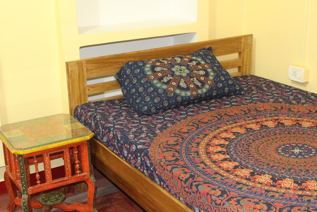 Lotus Paying Guesthouse Varanasi Exterior foto